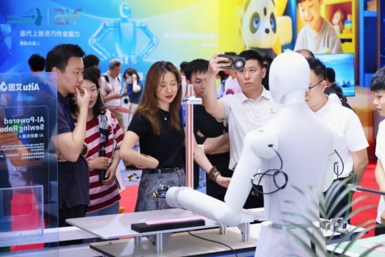 人形机器人触觉盛宴开启 2027杭州展六维力传感器企业组团报名